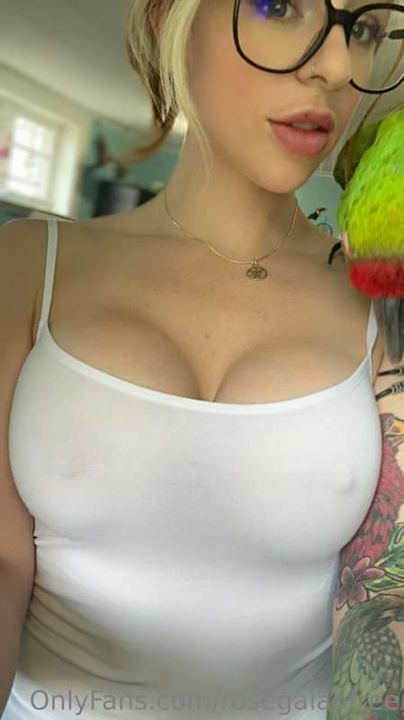 I love a fresh white tank.