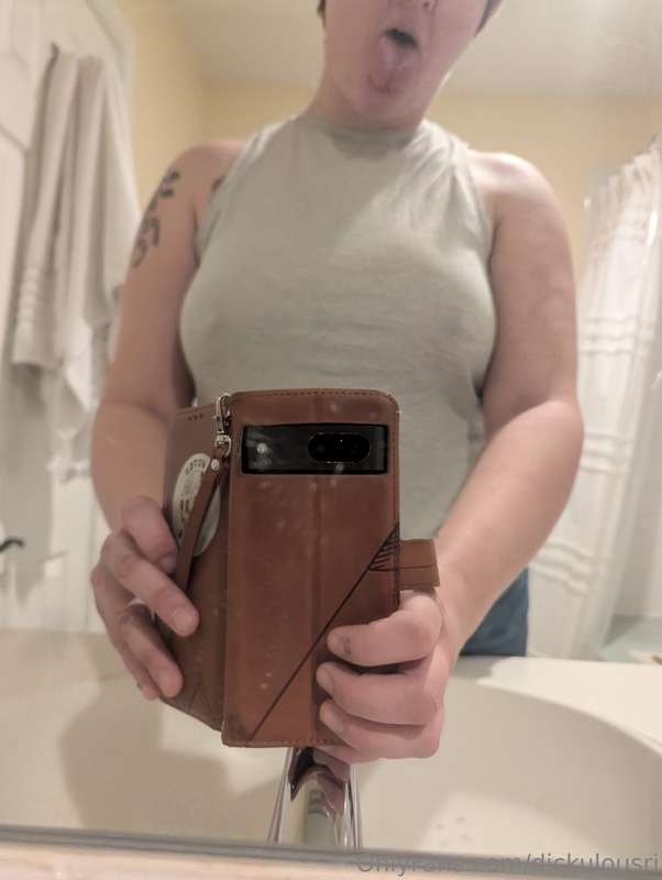 Forgot I took some titty pics before my bath yesterday. I li..