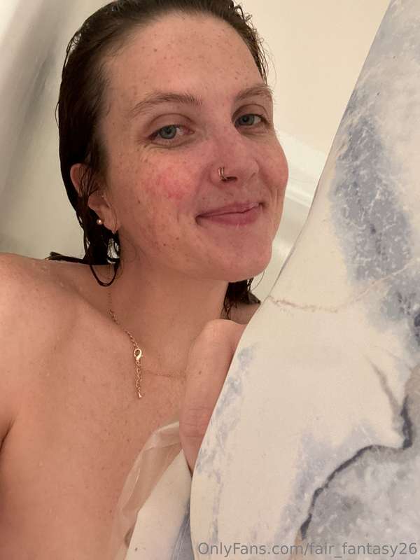 A little shower tease 😜 