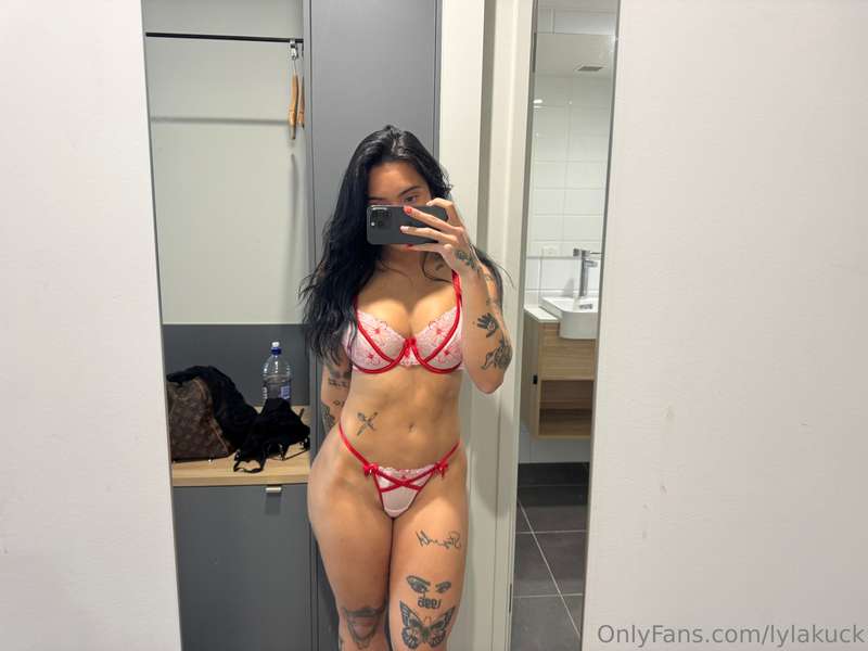 do we like this set? Comment below your fav lingerie of mine..