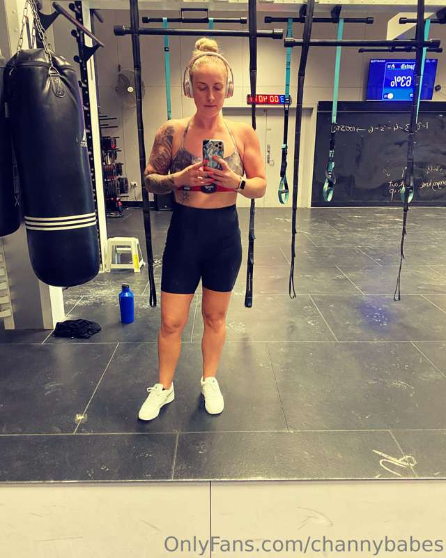 Just a little gym selfie 🤭