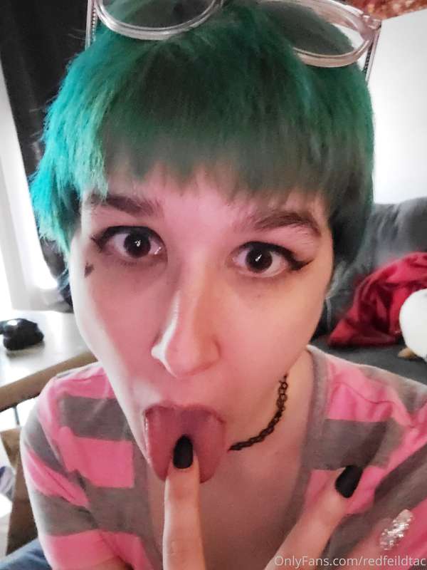 I'm gonna get fucked up tonight and I feel cute