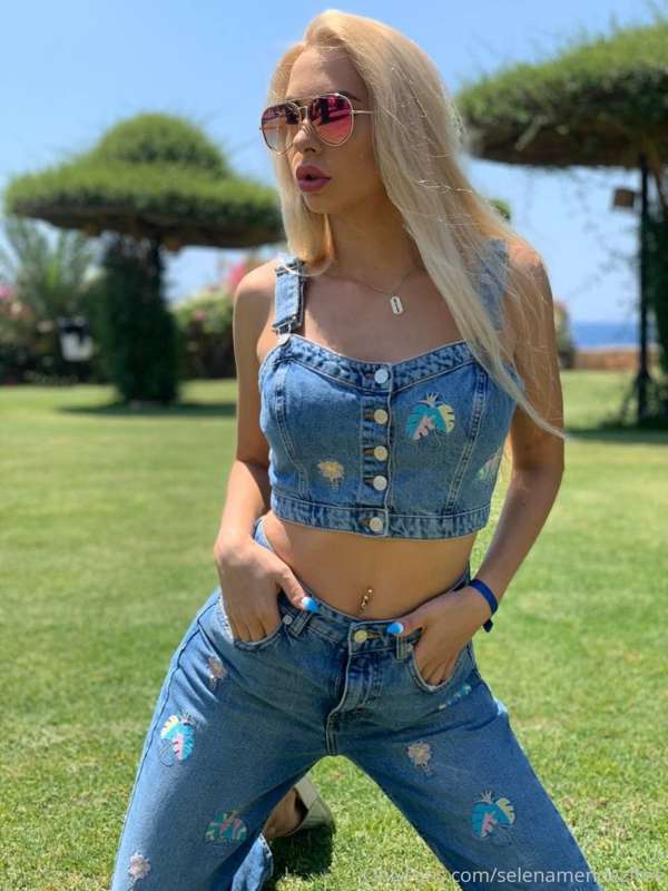 le_free

💚💚💚💚
👗Beautiful babyface blonde looking for her kin..