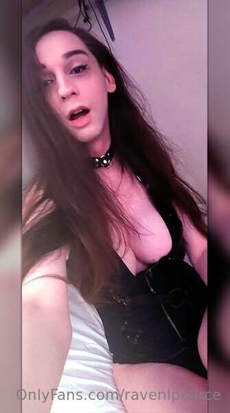 😊 Who wants to come show me how big it is? 🍆