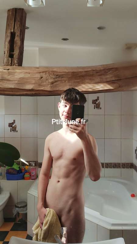 🥵 See more here : onlyfans.com/ptitelune.fr