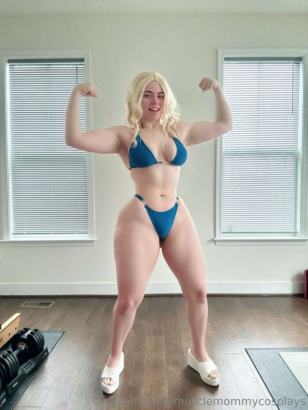 musclemommycosplays photo