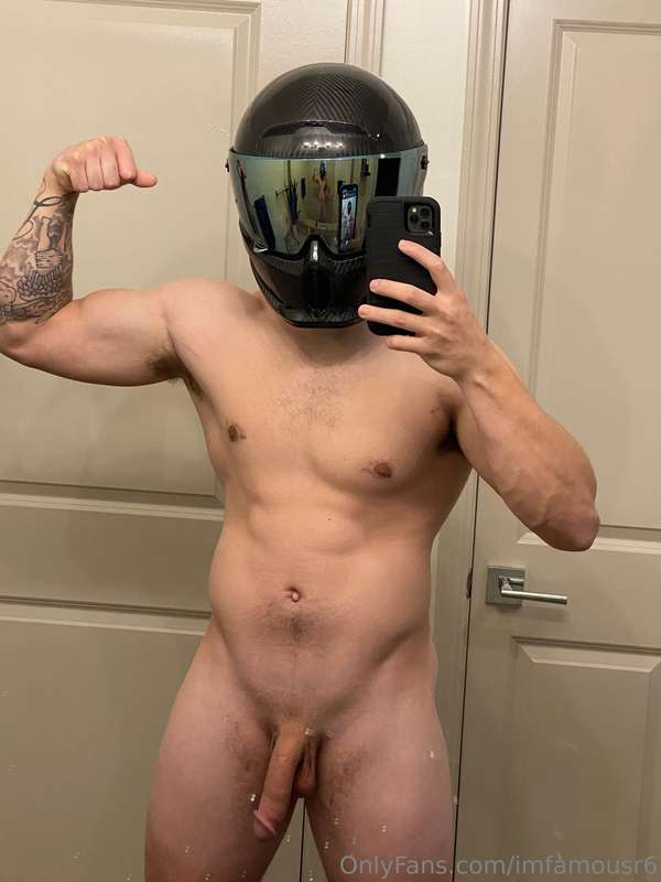 Is the gym paying off? 💪🏼🍆