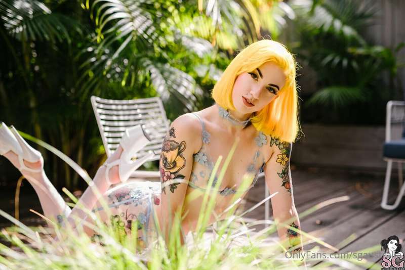 Gorgeous Cherry was SOTD in our fav set 
BIRD OF PARADISE
su..