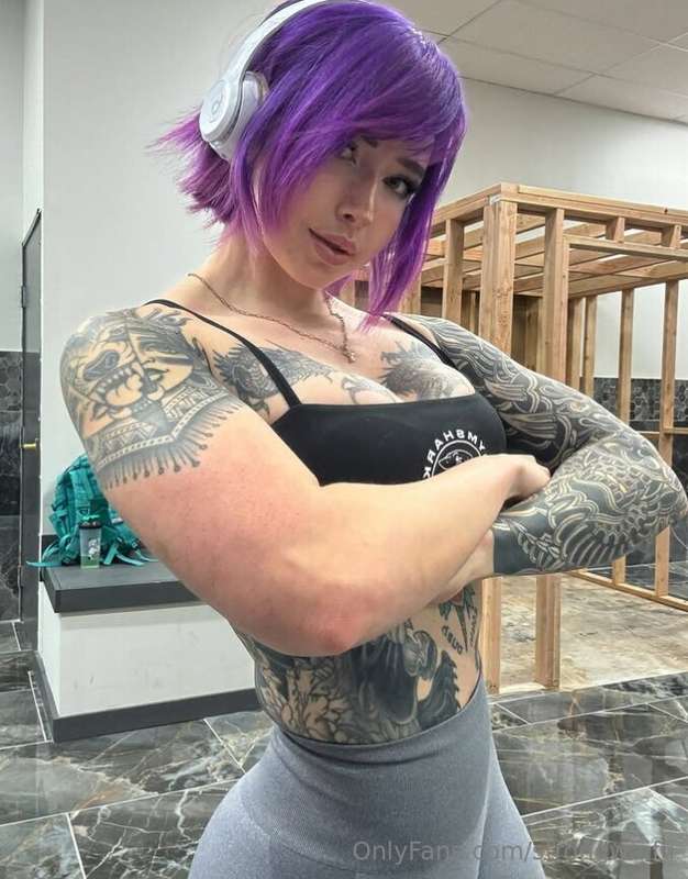 strongwaifu