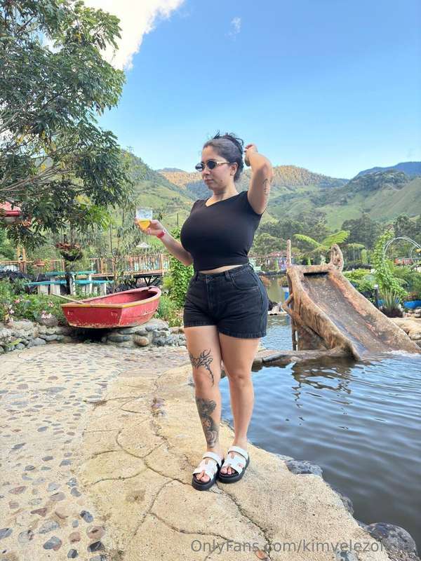 kimvelezoficial