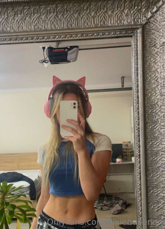 I’m back :3 who wants content?