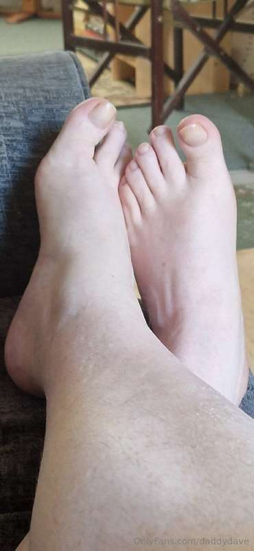 You wanna cum all over them? 😉👣💦💦💦
