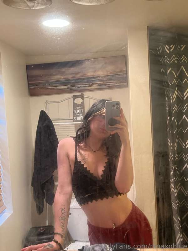ninaxoblue image #0
