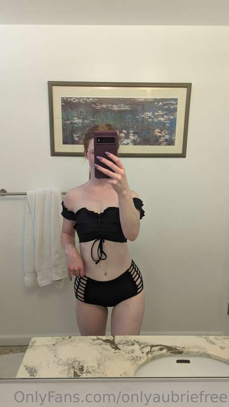 It's over 100° today, will you come swimming with me? 😘