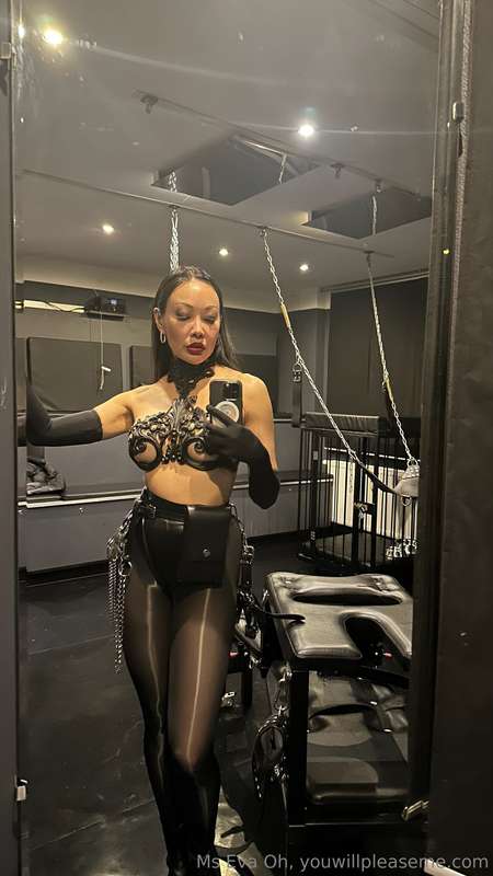 Dripping in power 🖤