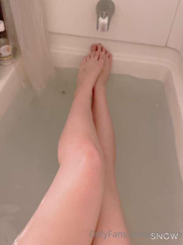 Join me in the bath 🍑 
I’m all warm and soft now! 🥴

♥️ FULL..