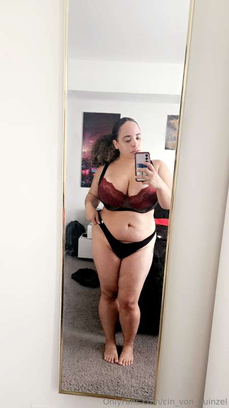 LIVE TONIGHT 📹 9PM ❤️Let's chat and have some fun 😁 I want t..