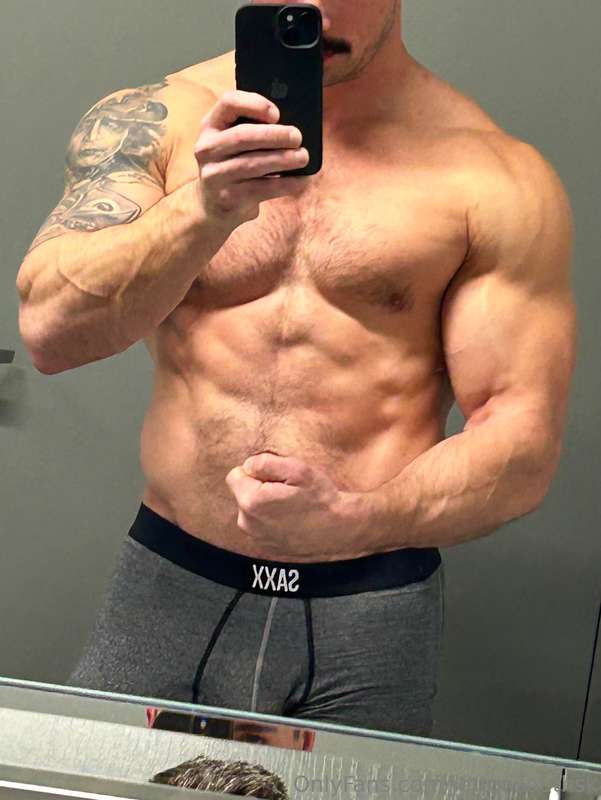 chiselled43