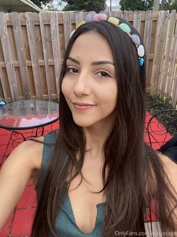 Had to put on my crystal headband today 😇