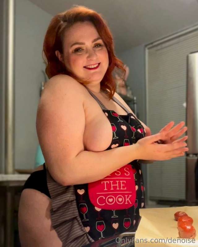 Teaser Alert! 

If you would like to see more of my tits, ti..