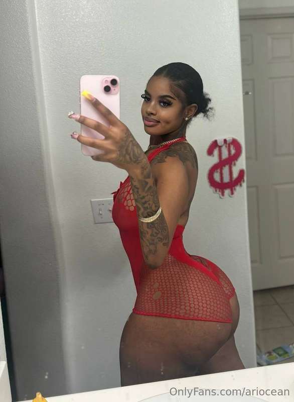 pull my thong to the side while u slide in? 😋