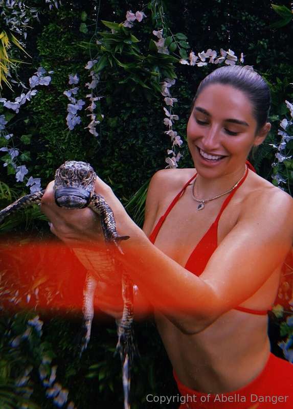 Foto 209 de Abella Danger en Tocromo