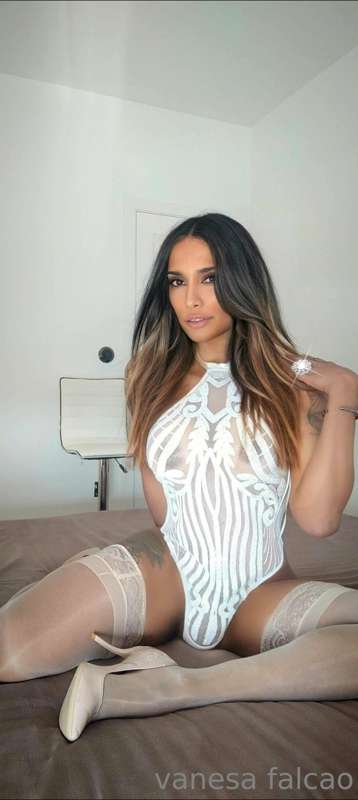 WHITE LINGERIE IS ALWAYS SEXY LOOK AT MY BULGE. ..... WANNA ..