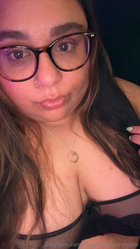 naughtylilhoneyhijabi