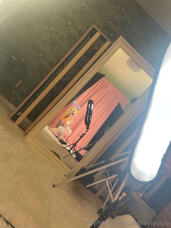 Bts (behind the scenes)