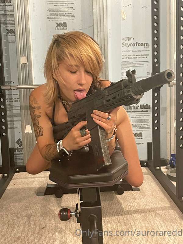 happy 4th babes. rip squats and take shots. dm me for the fu..
