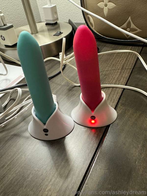 Charging this baby’s for the next content y’all get ready 😛