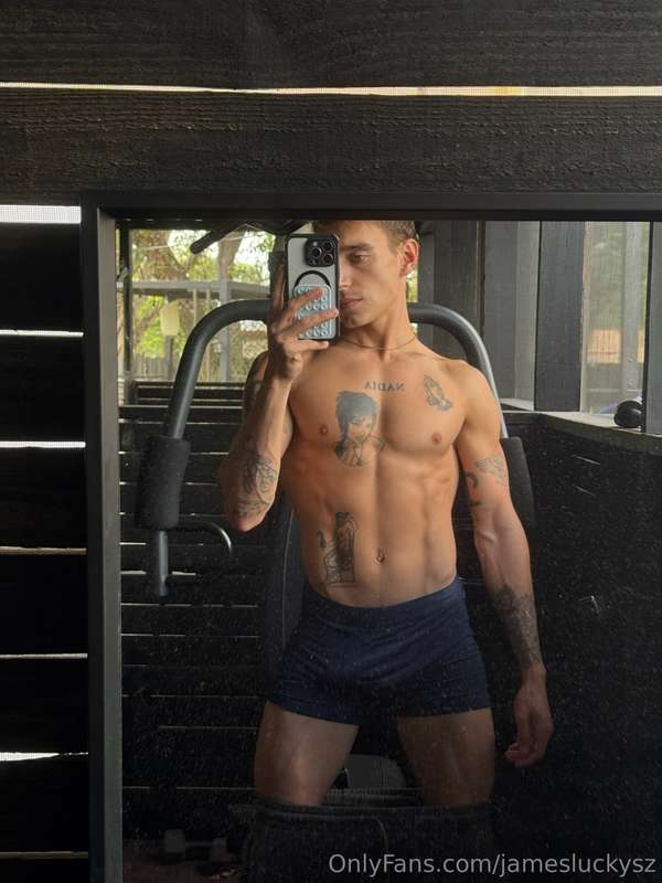 keep your eyes locked, i know you want me so bad