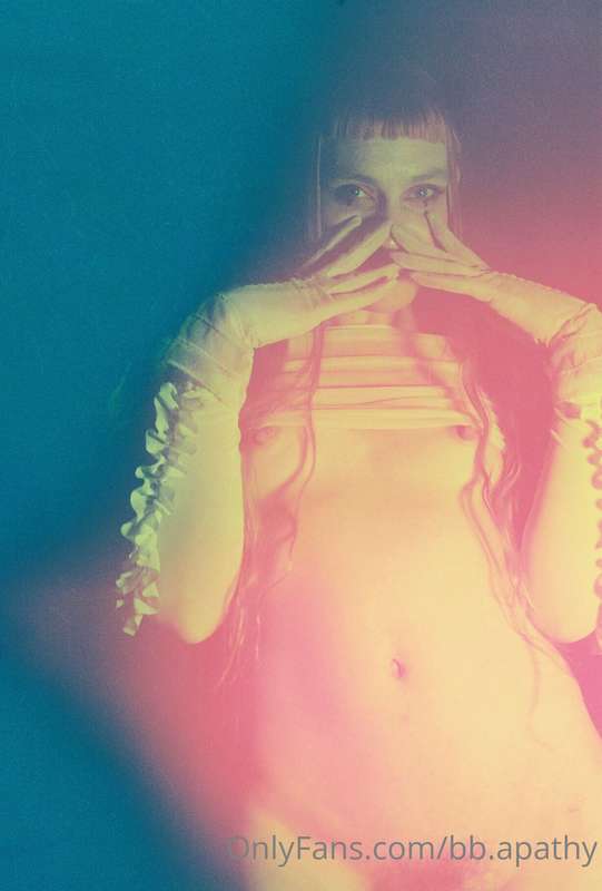 swipe to see what I’m giggling about…

//35mm shot by @kilog..