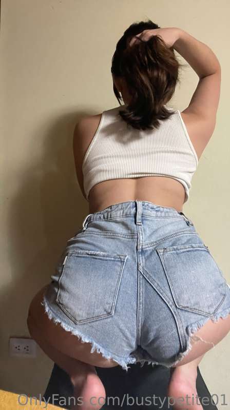 bustypetite01