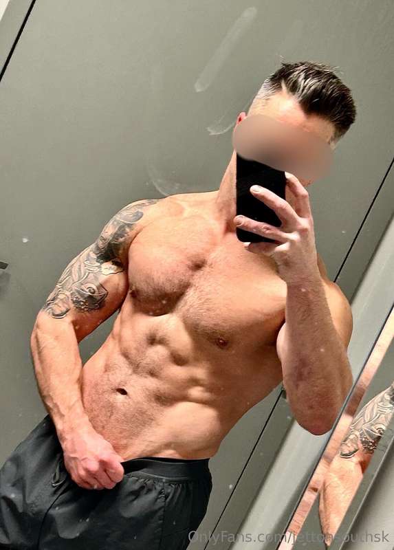 chiselled43