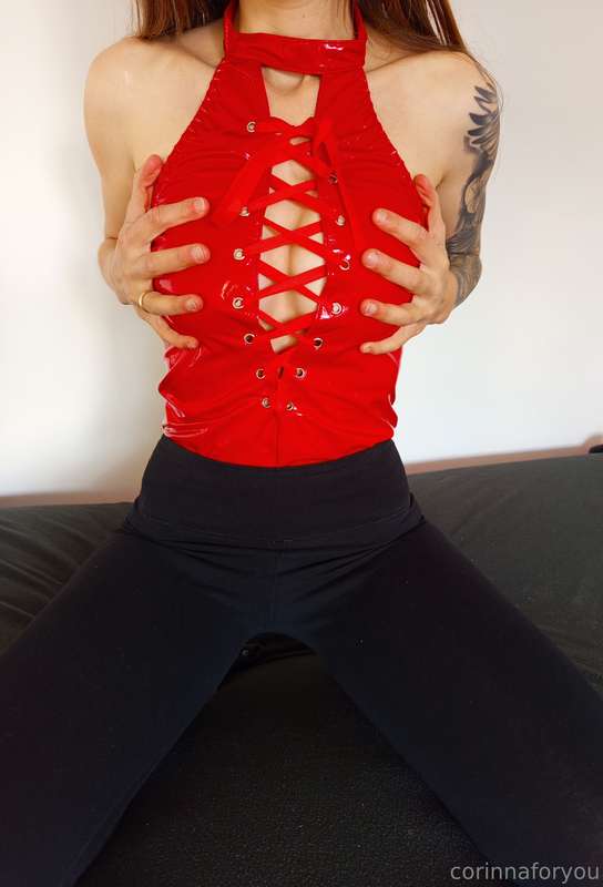 Would love to feel your hands on my boobs🤫
