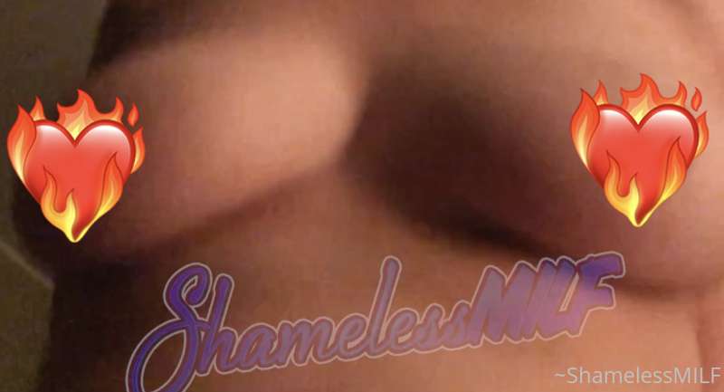 💓30 sec POV video, looking up at my big tits bouncing as I r..