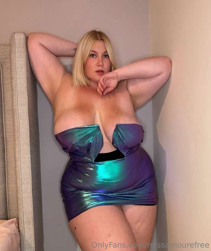 I make them jiggle at ⬇️⬇️ https://onlyfans.com/amouredelavi..