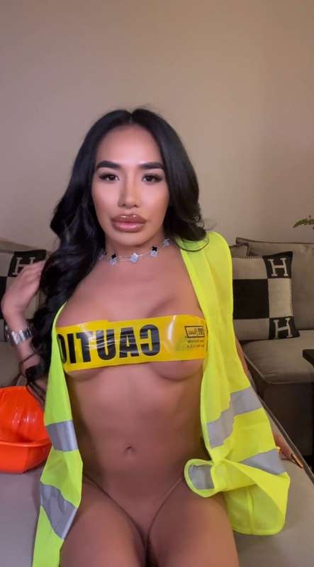 Handle with care, fragile. 👷‍♀️😘