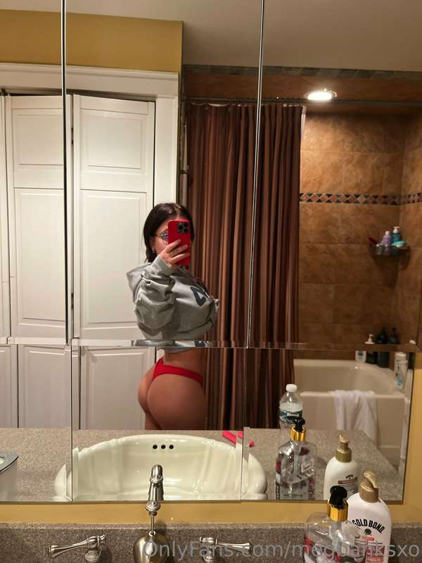 megbanksxo photo