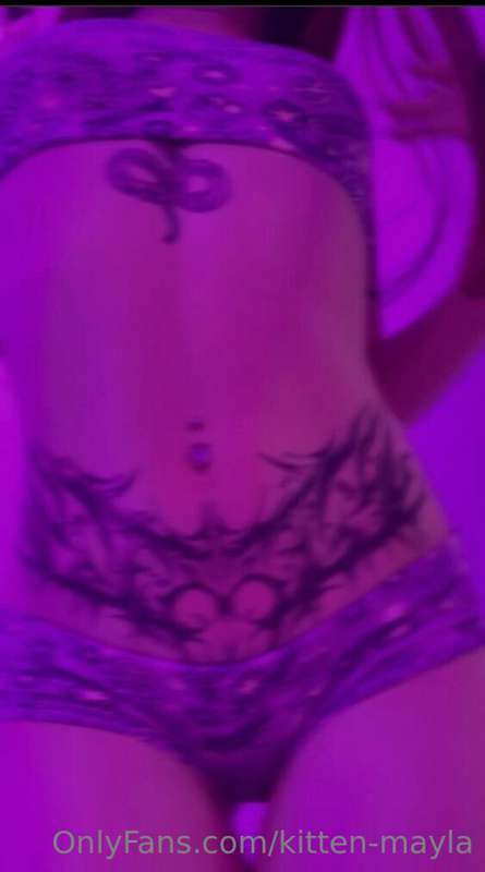 come kiss every little inch of my body💓