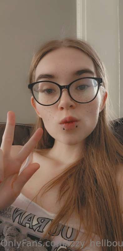 izzy_hellbourne image #4
