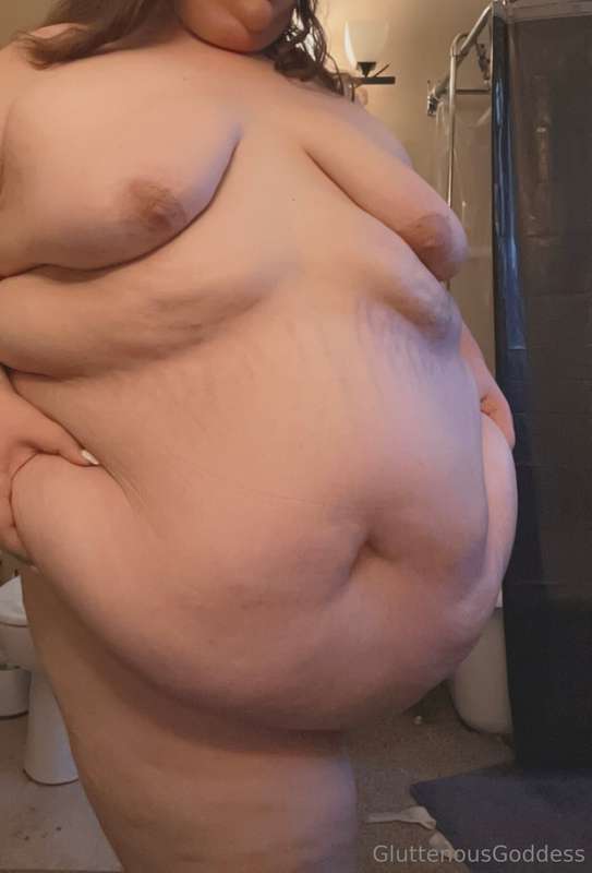 I’ve been a bad piggy and over ate again today 😶‍🌫️🥵