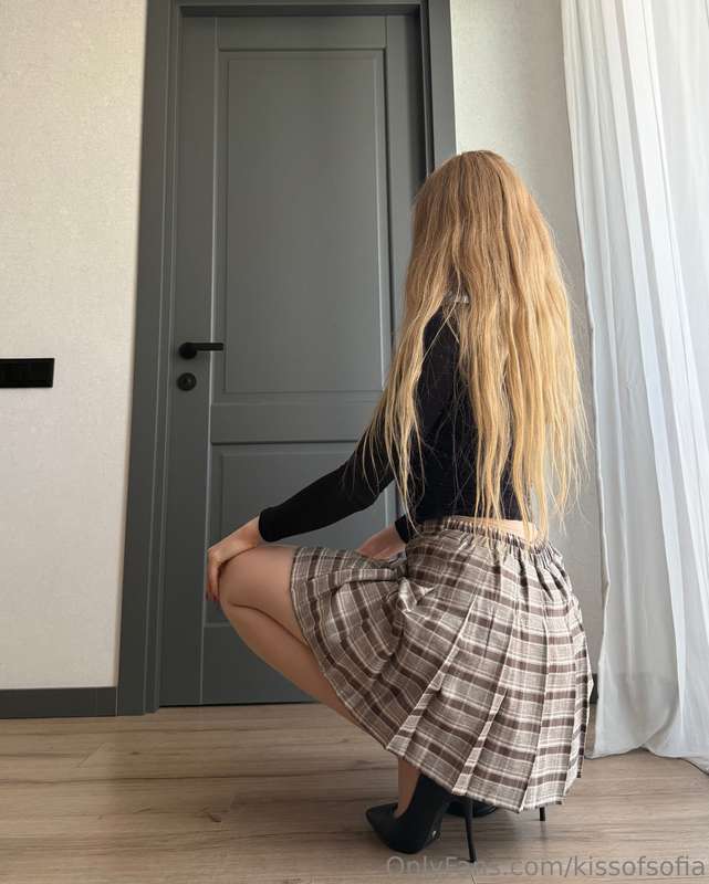 kissofsofia image #0