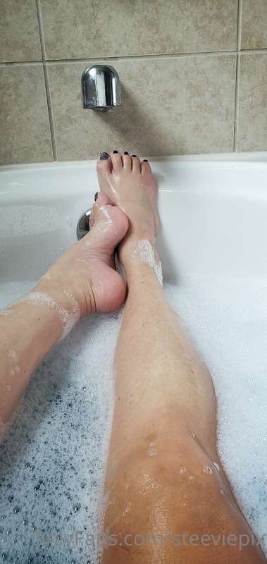 Took a hot bubble bath and decided to snap some pictures for..