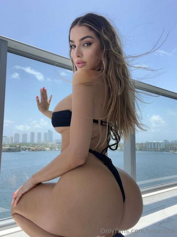 lynaritaa photo
