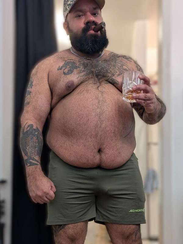 Cigar and drinks