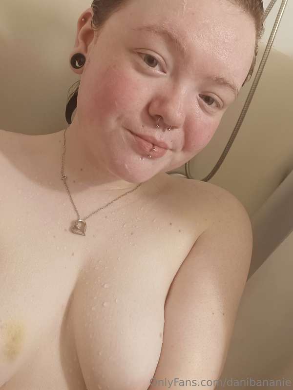 Who wants to watch me in the shower ☺️