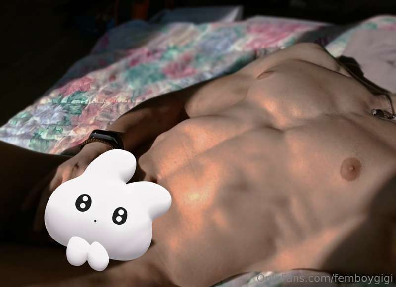 Your femboy boyfriend gets horny and cums for you 👉👈