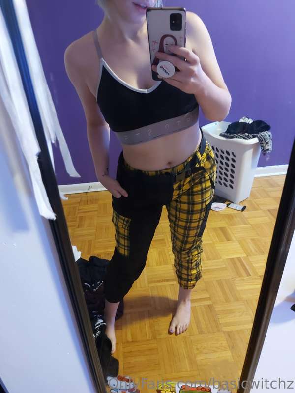 Swipe ➡️ for some pie.  Just getting ready to go out but fig..